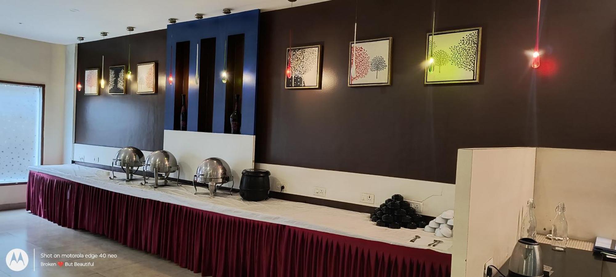 The Altruist Business Hotel Kharadi Пюн Екстериор снимка
