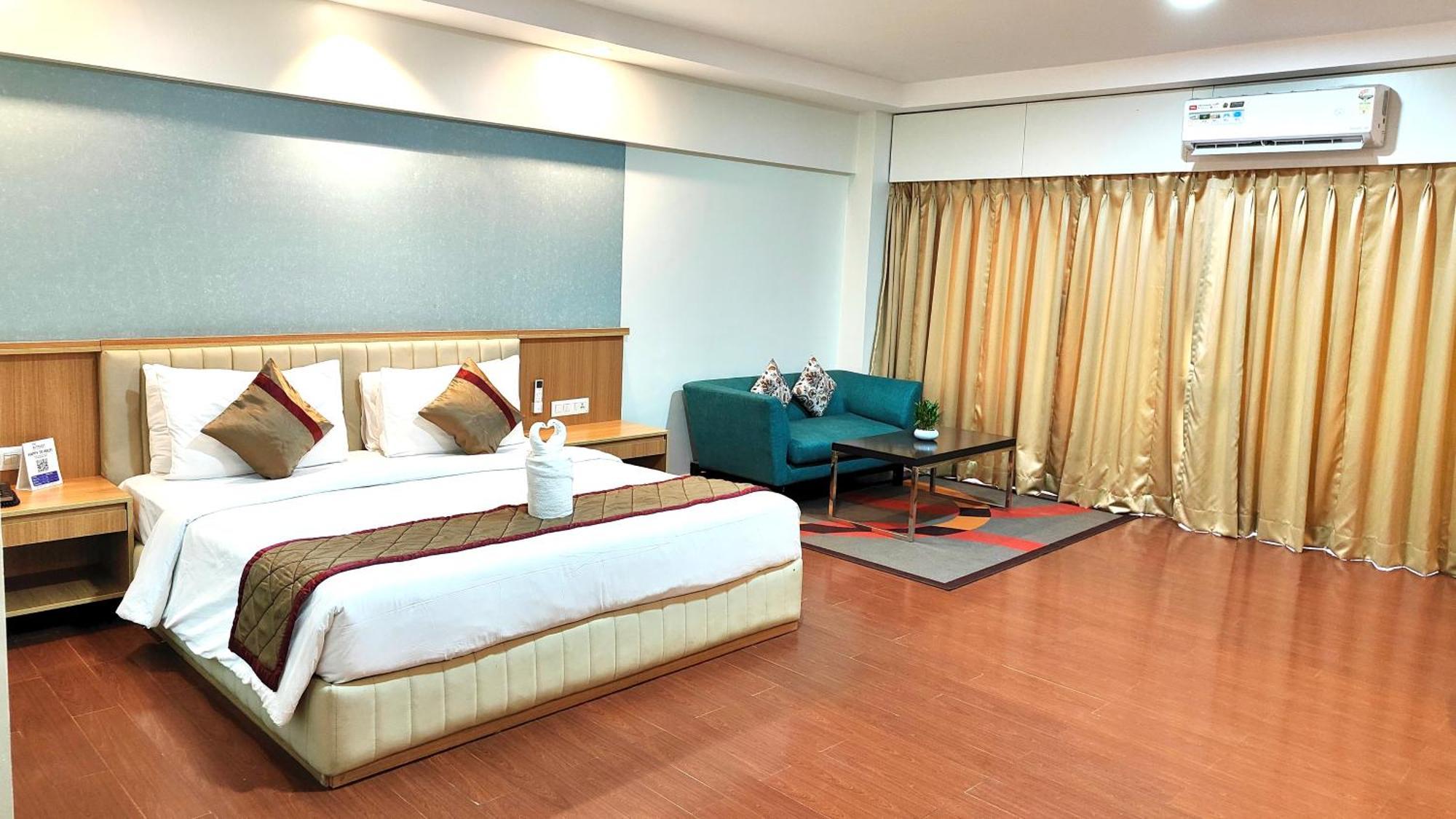 The Altruist Business Hotel Kharadi Пюн Екстериор снимка