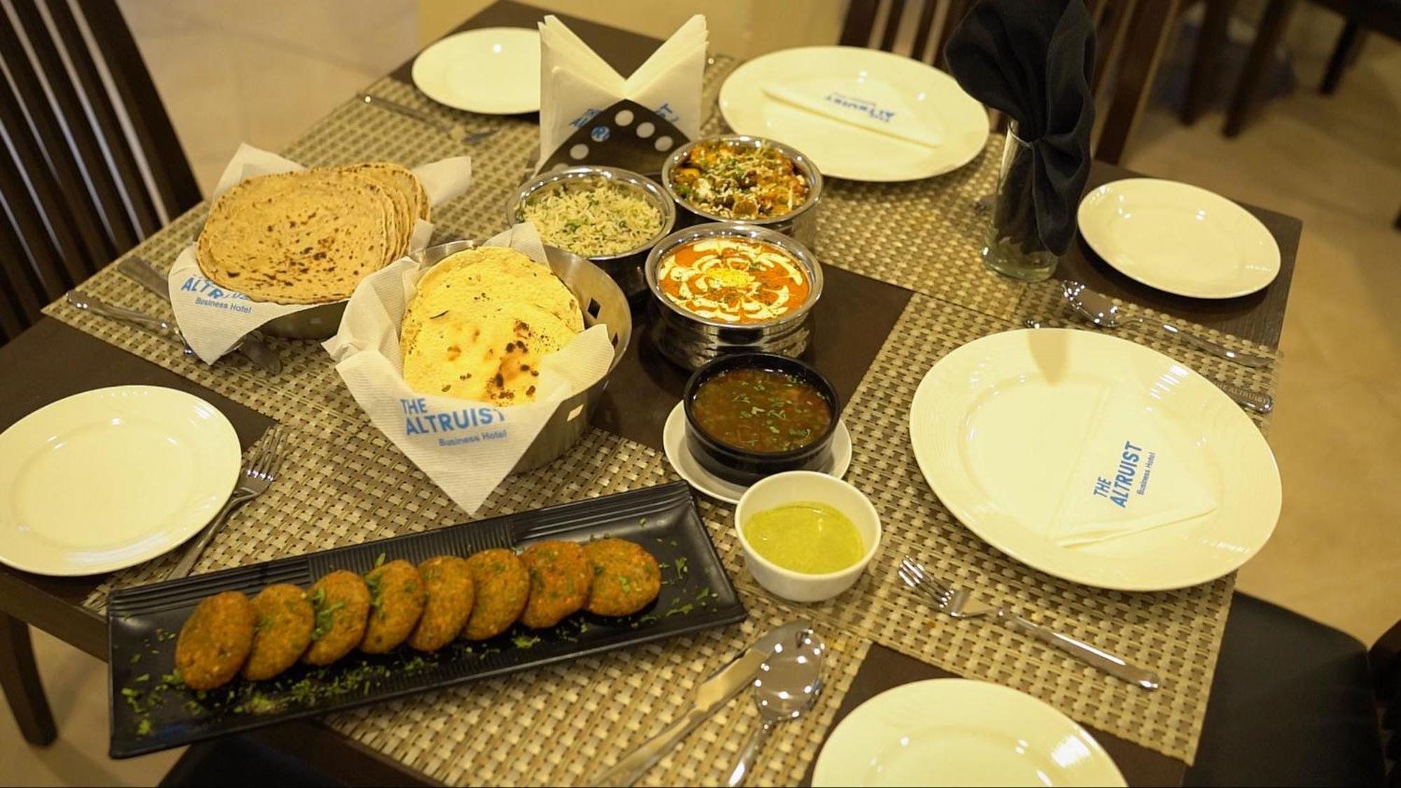 The Altruist Business Hotel Kharadi Пюн Екстериор снимка