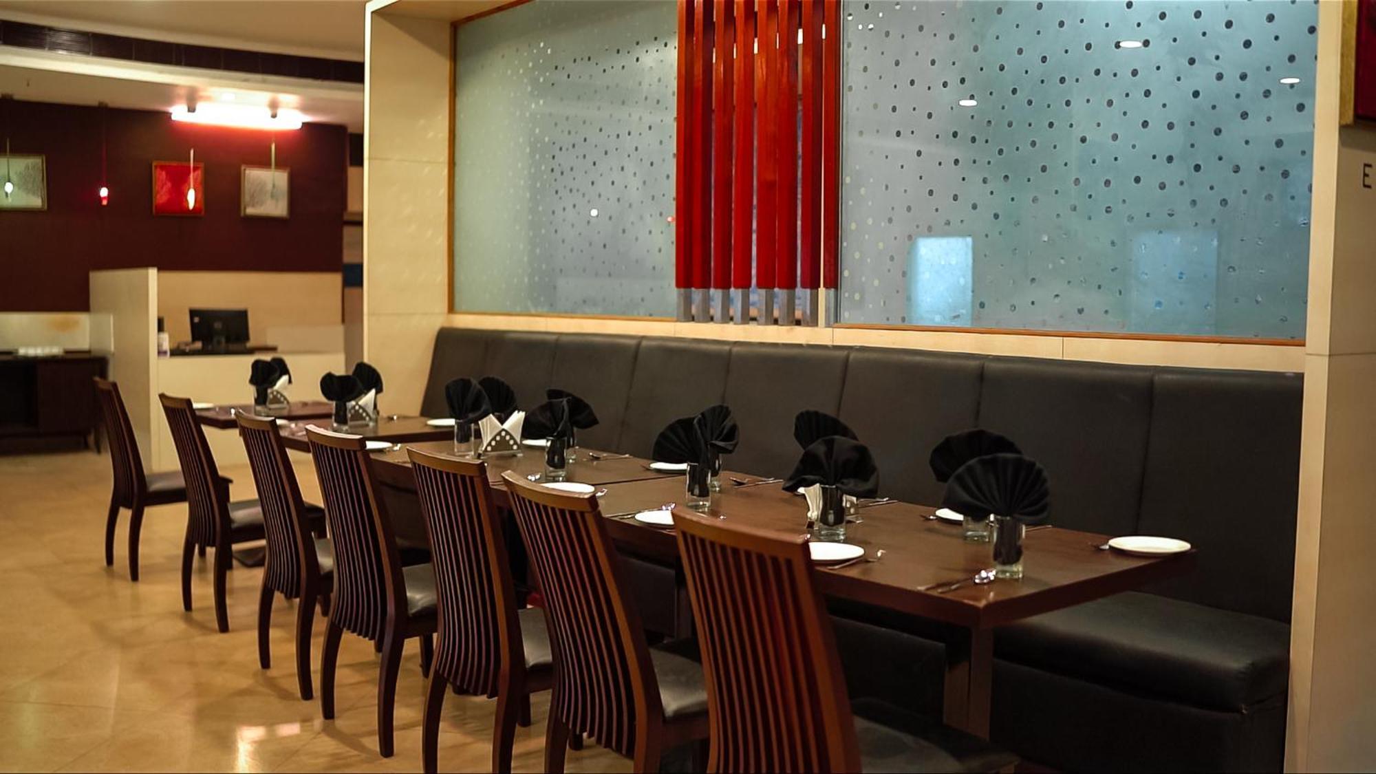 The Altruist Business Hotel Kharadi Пюн Екстериор снимка